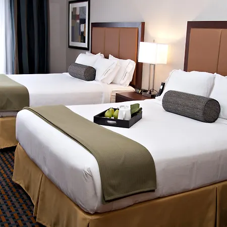 Holiday Inn Express Pembroke By Ihg Exterior photo