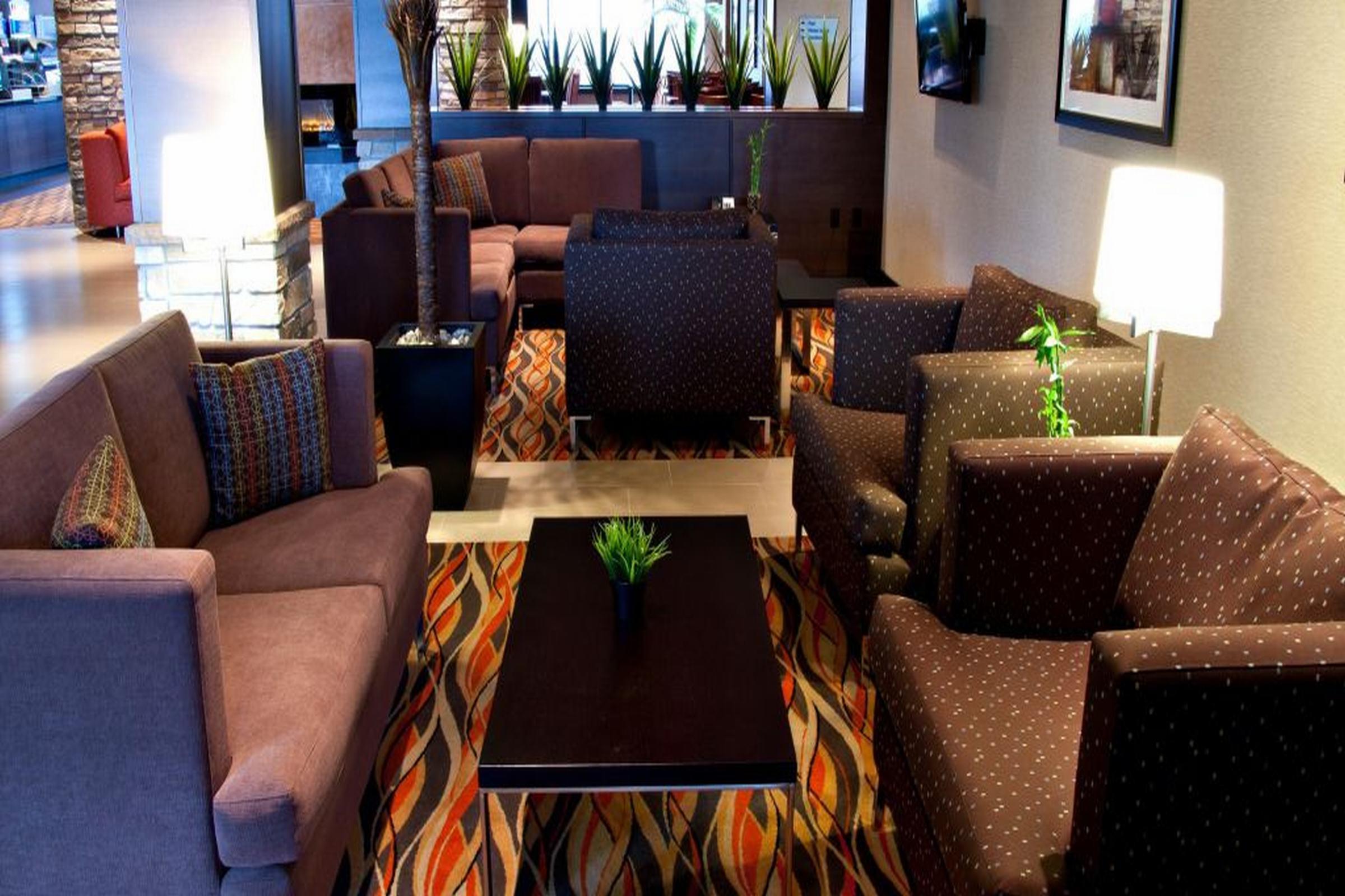 Hotel Express By Ihg Pembroke