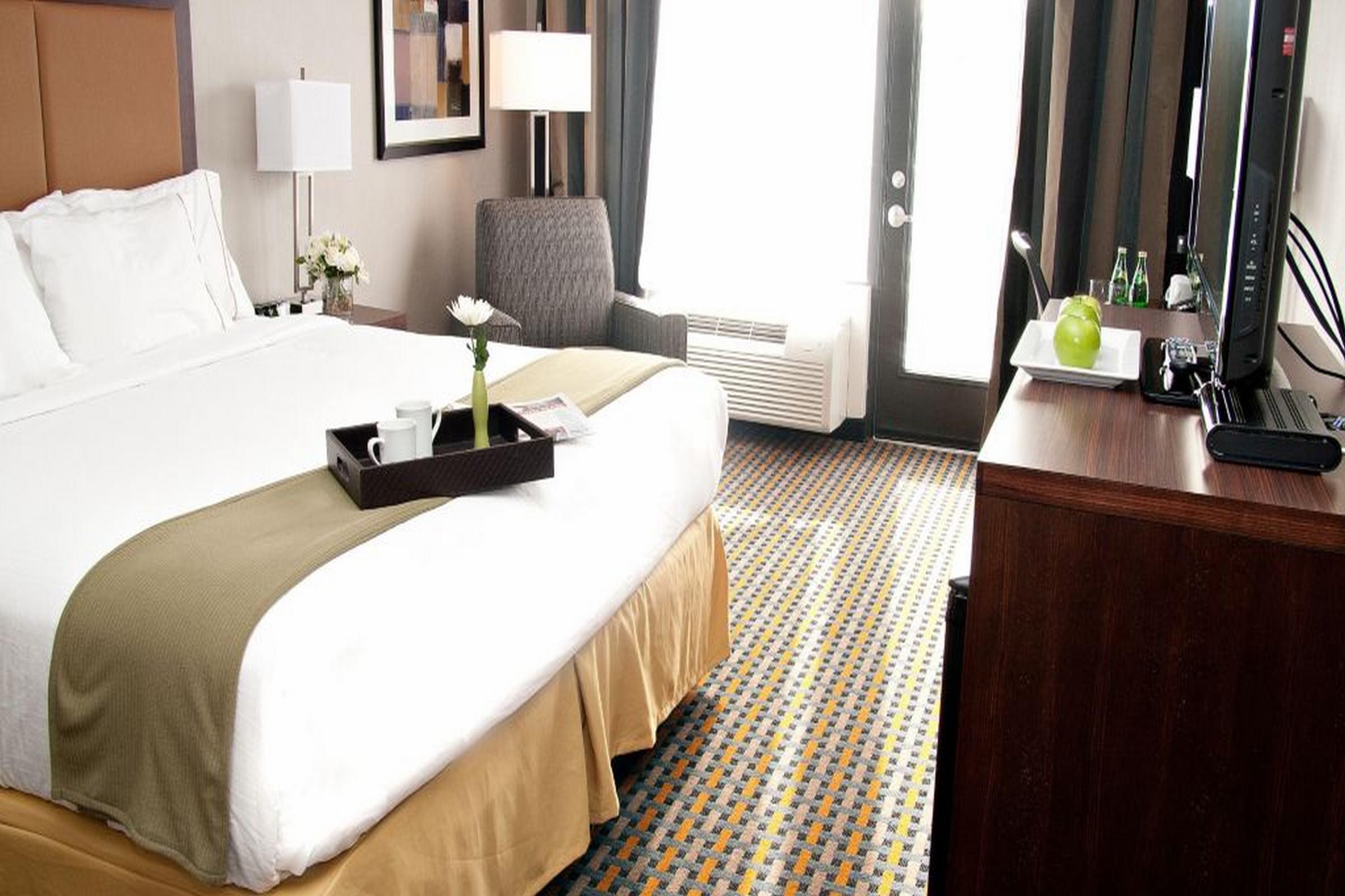 Express By Ihg Pembroke