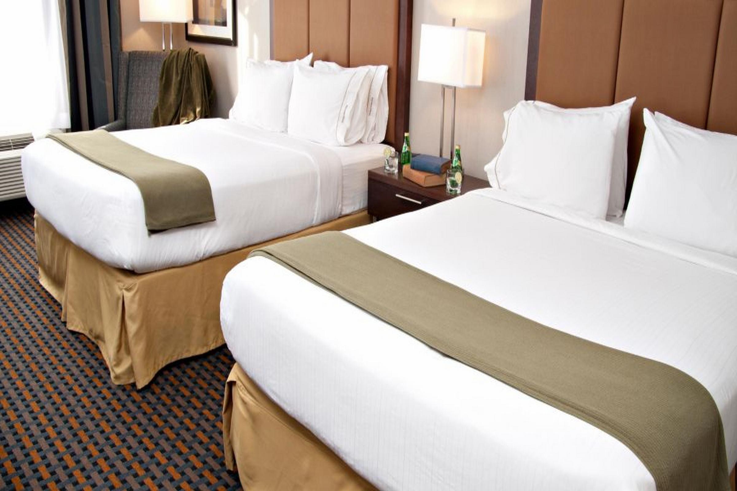 Express By Ihg Hotel Pembroke