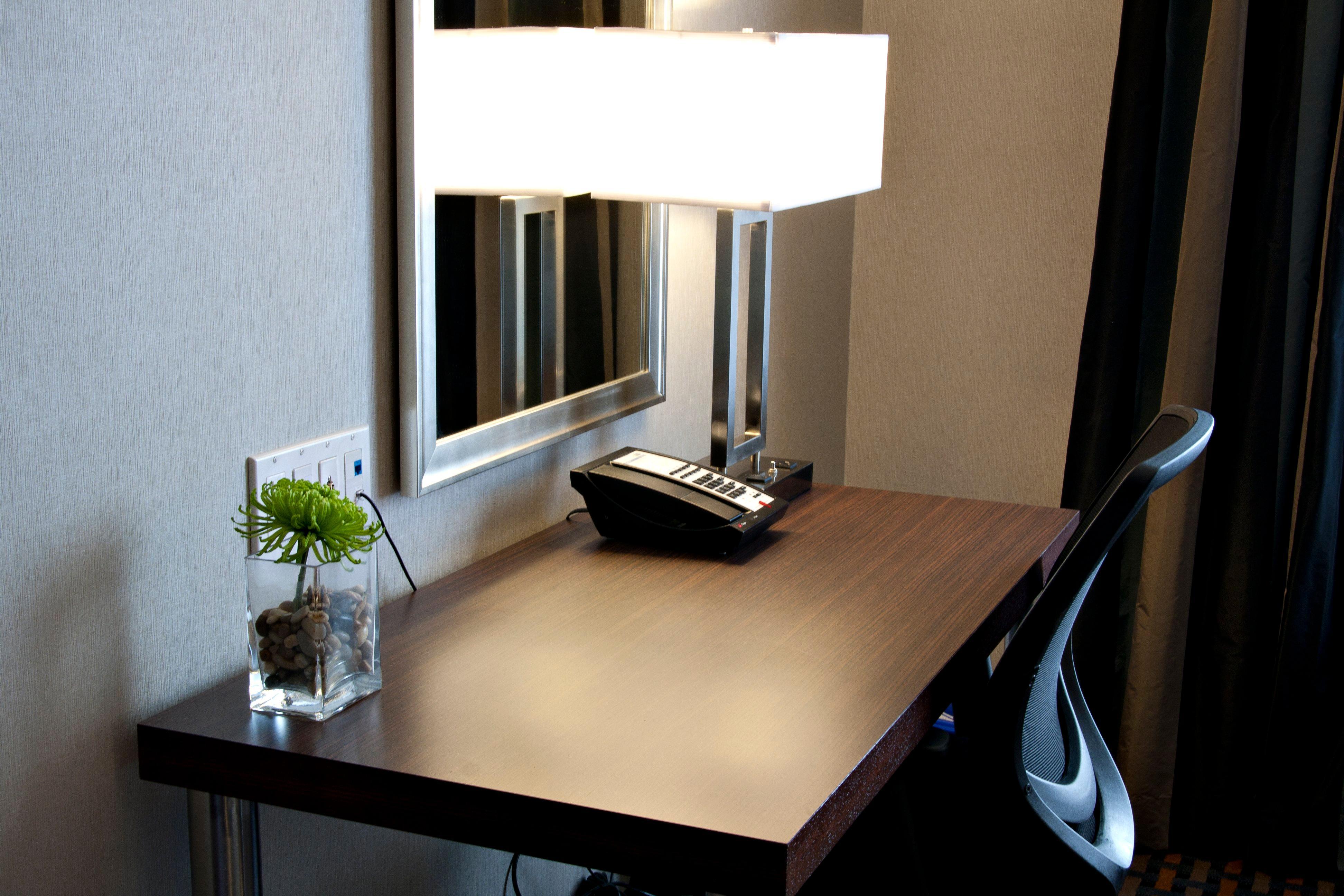 Hotel Express By Ihg Pembroke