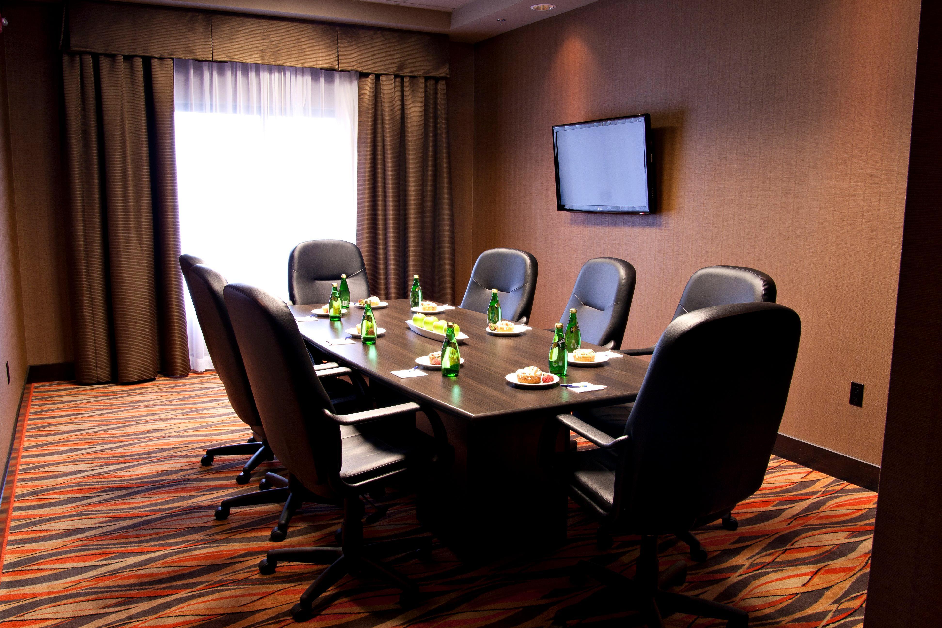 Express By Ihg 4* Pembroke