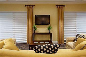 Express By Ihg Hotel Pembroke